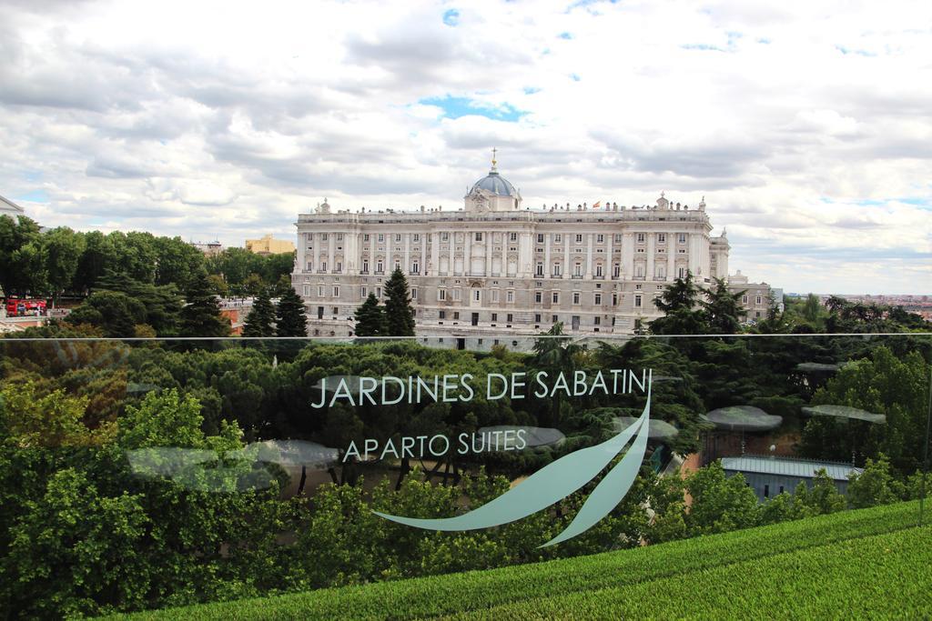 Apartosuites Jardines De Sabatini Madrid Eksteriør billede